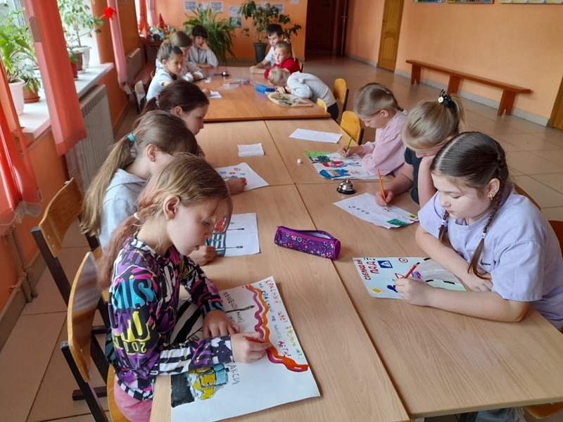 Знай сигналы светофора, подчиняйся им без спора.
